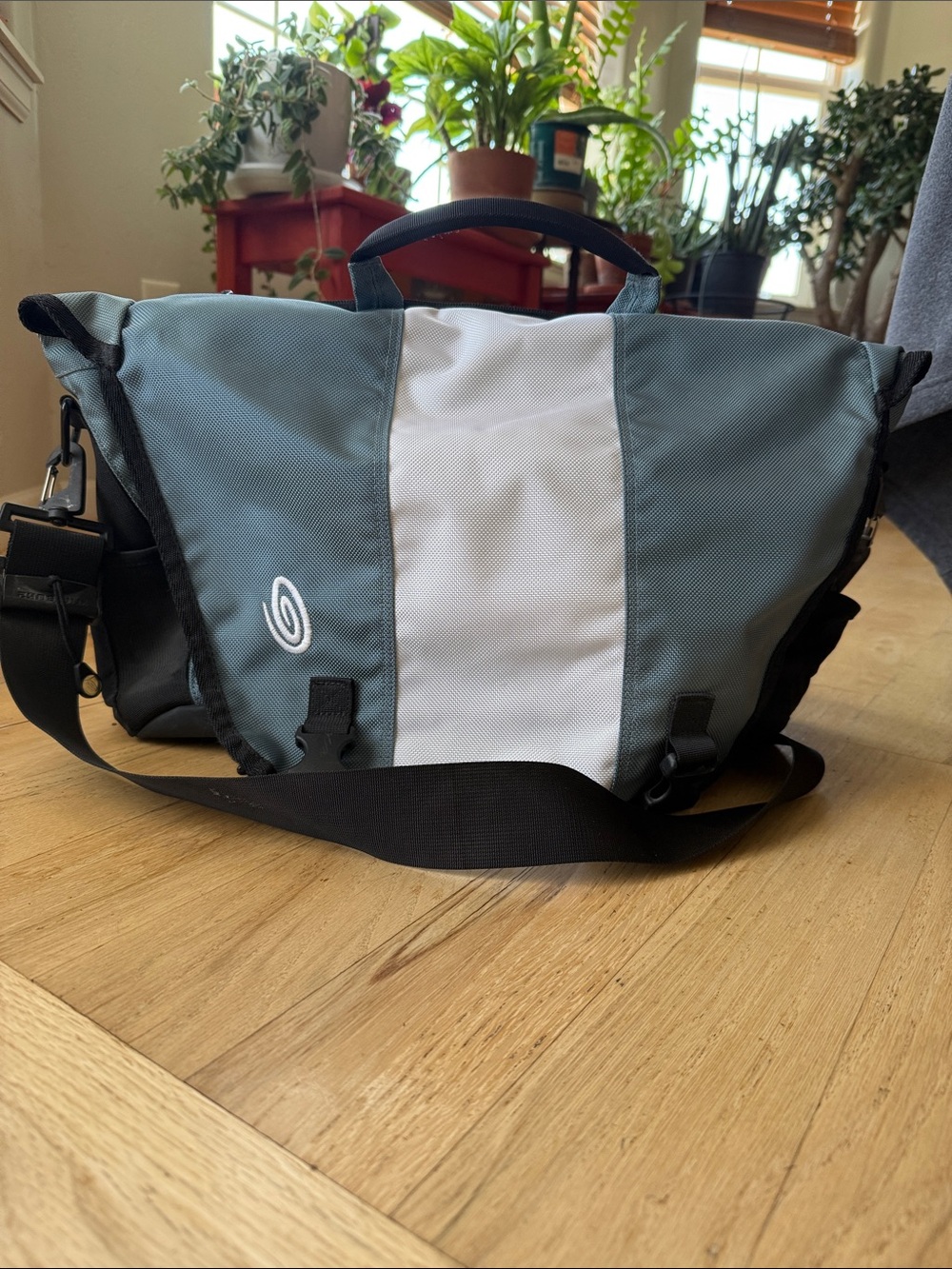 Timbuk2 Dove gray & White Messenger Bag - Shoulder/Crossbody
